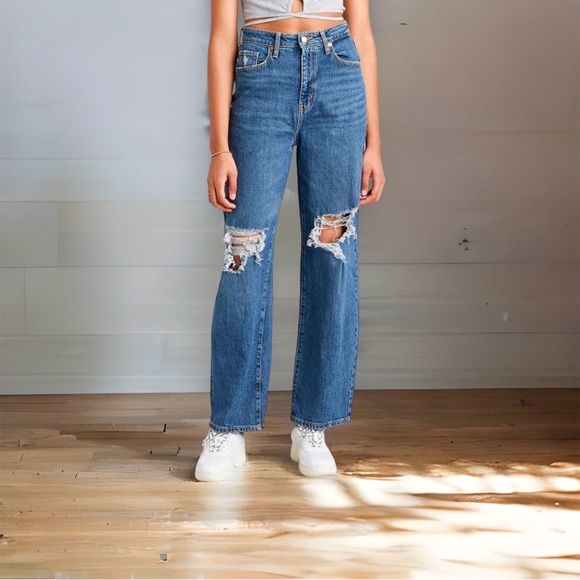 wild fable Denim - NWT Super-High Rise Distressed Baggy Mom Jeans sizes 6 & 8